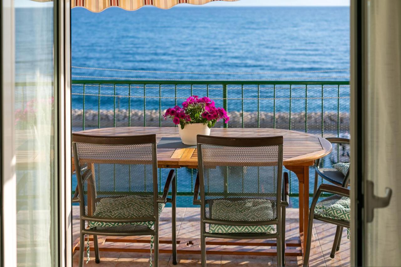 Apartment By The Sea Podgora Esterno foto
