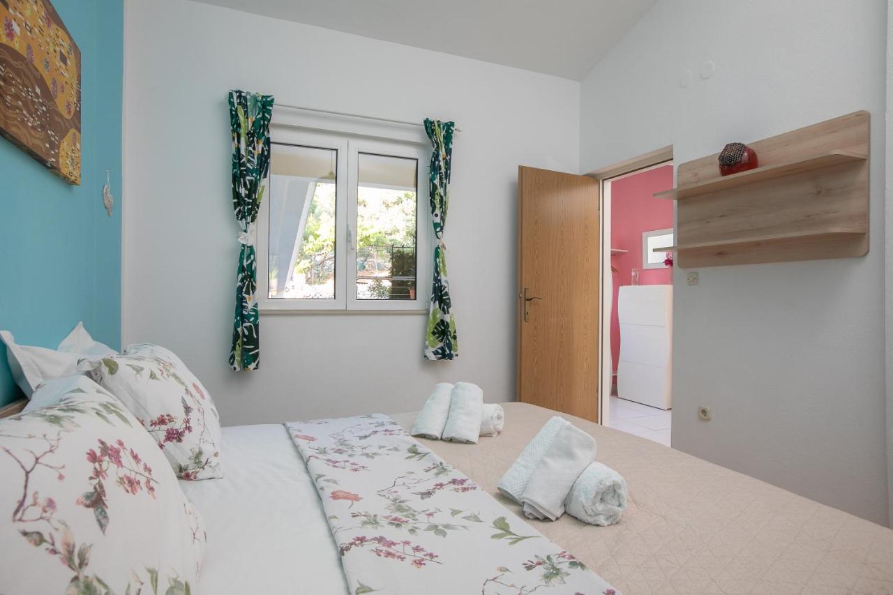 Apartment By The Sea Podgora Esterno foto