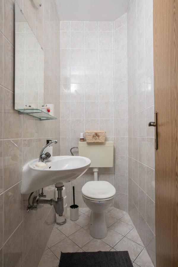 Apartment By The Sea Podgora Esterno foto