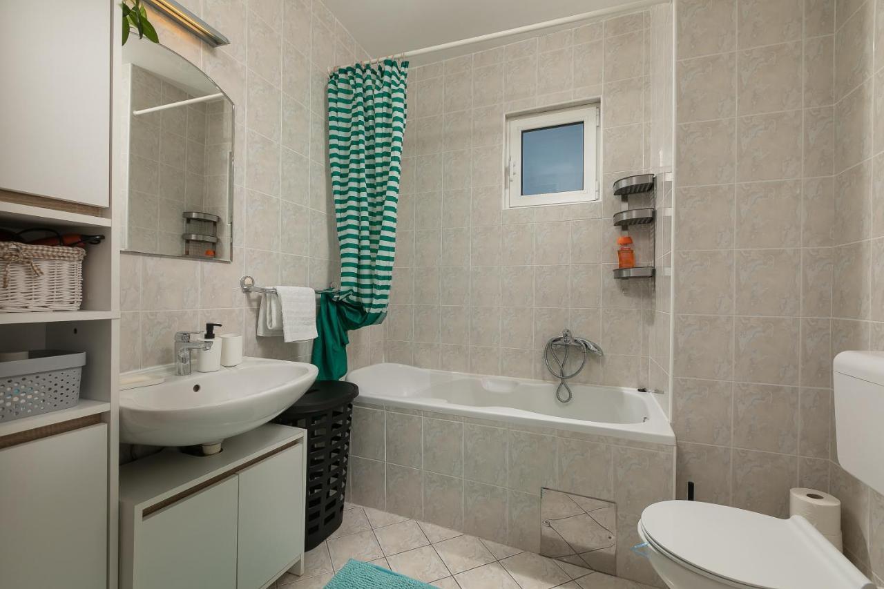 Apartment By The Sea Podgora Esterno foto