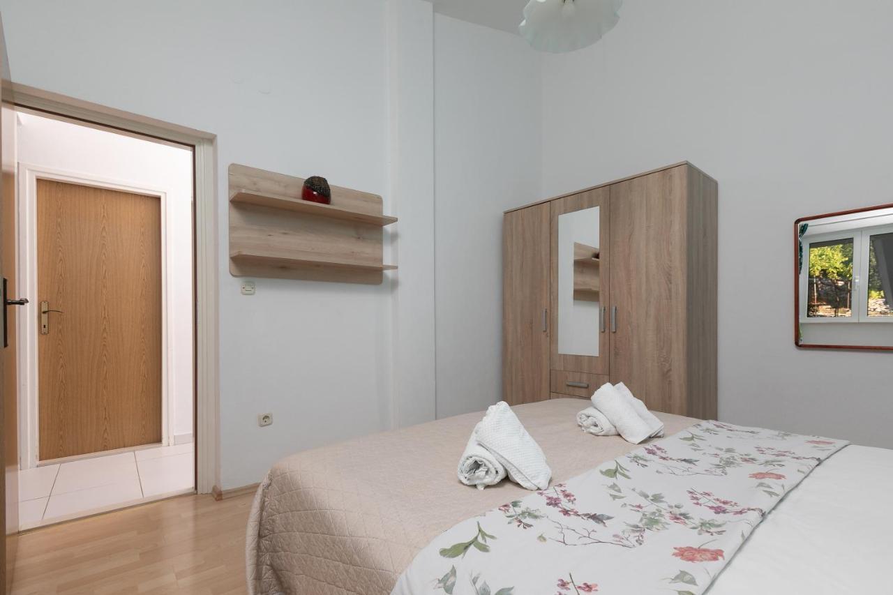 Apartment By The Sea Podgora Esterno foto