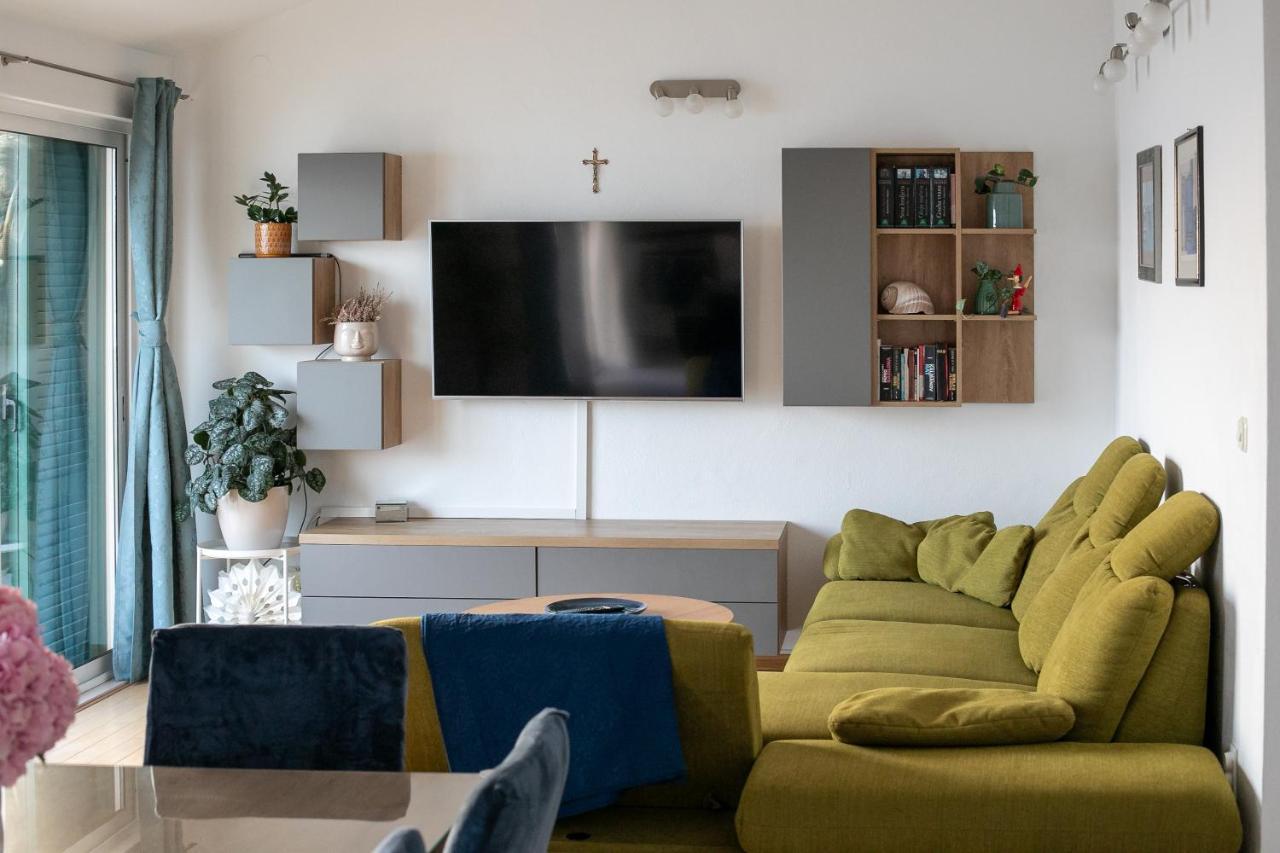 Apartment By The Sea Podgora Esterno foto