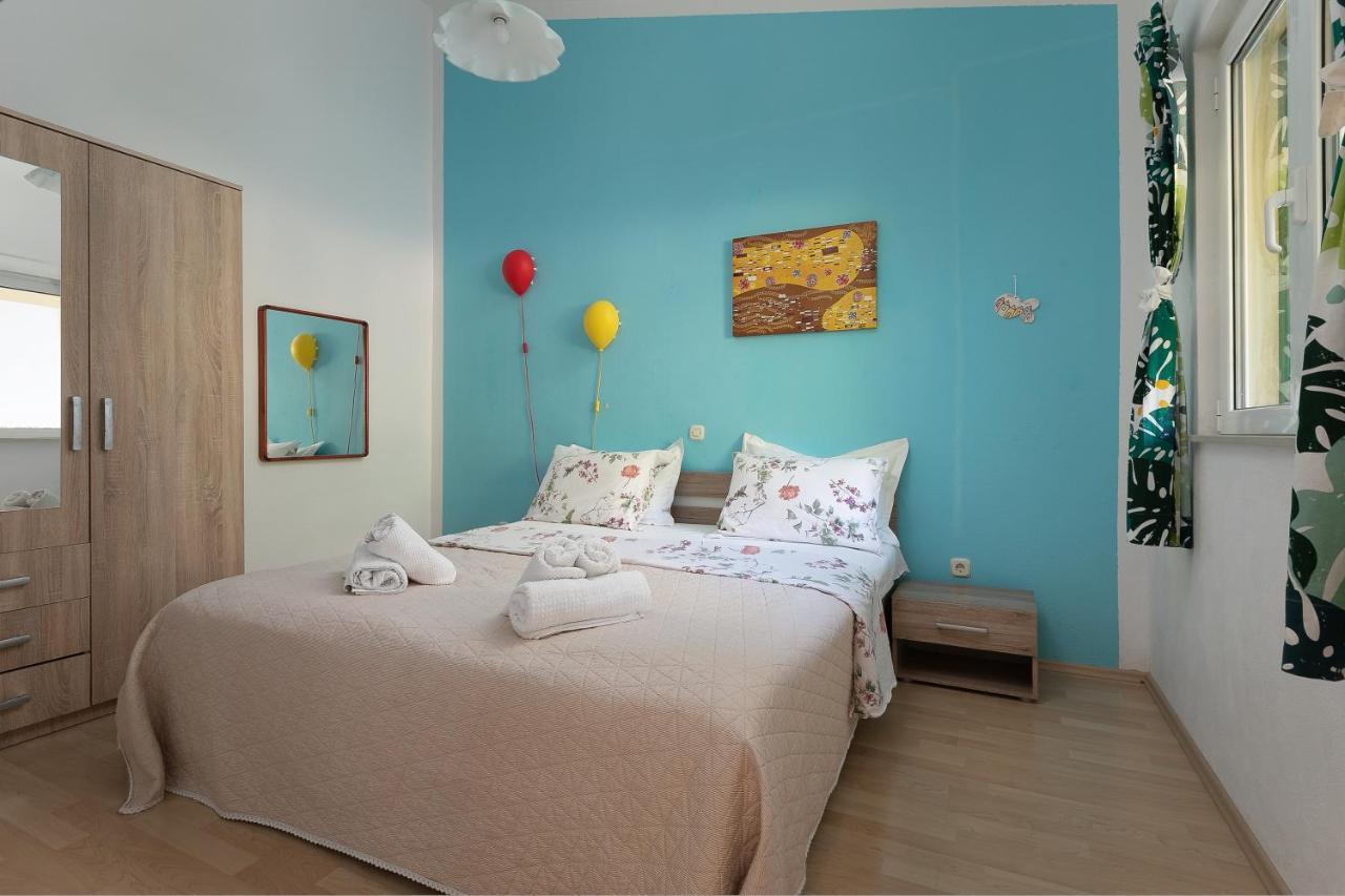 Apartment By The Sea Podgora Esterno foto